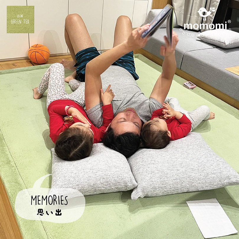 Bedtime: To chat or to read🗣️? - Momomi